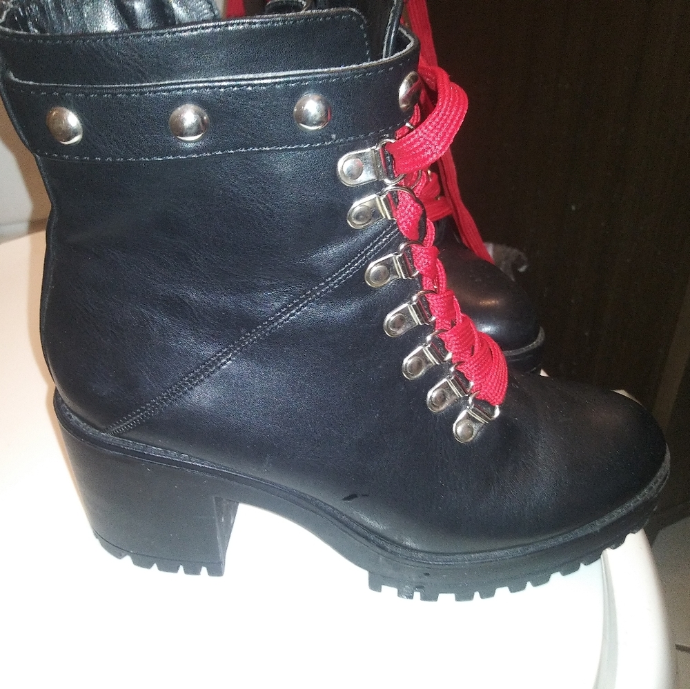 WOMEN'S COMBAT BOOTS